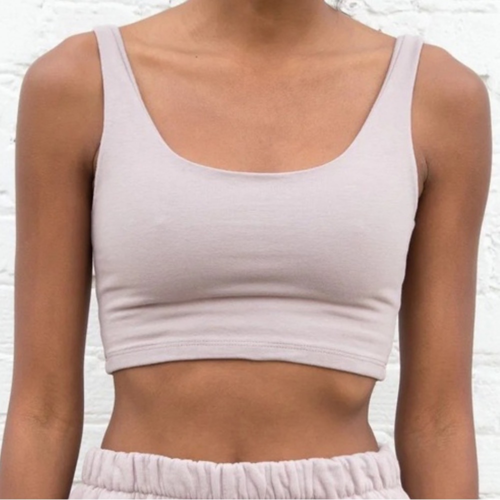 🌻Brandy Melville lydia tank